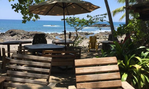 Playa de Los Artistas costa rica